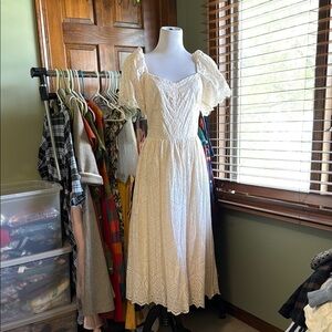 Ivy City Co Creamy White Lace Dress